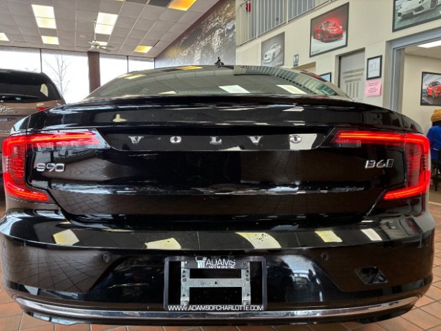 Used 2023 Volvo S90 B6 Plus image 11