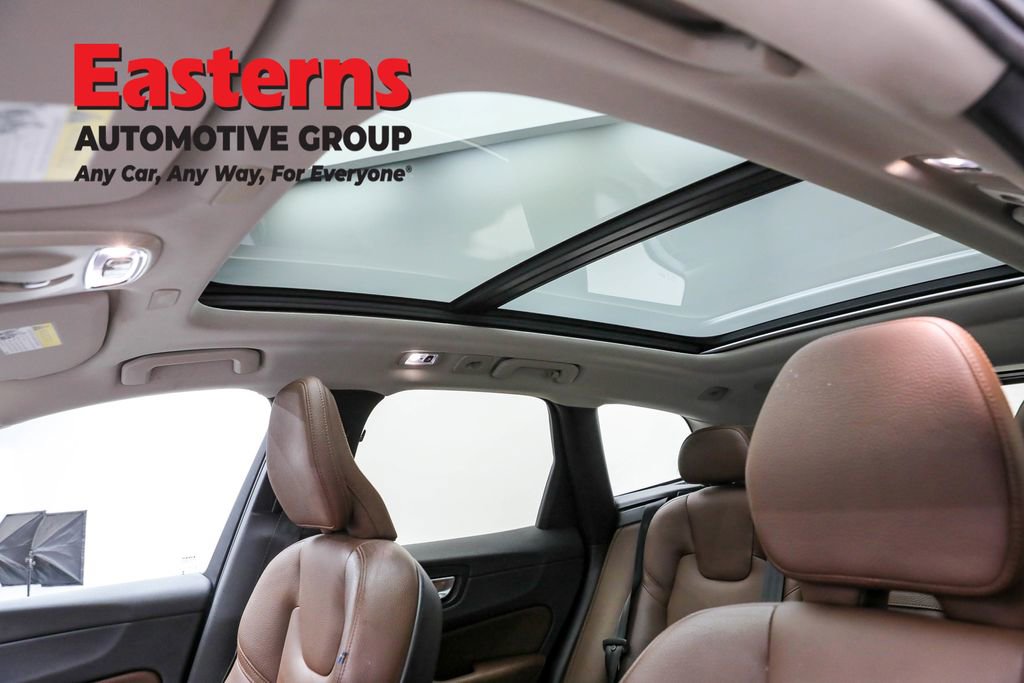 Used 2019 Volvo XC60 T5 Momentum w/ Multimedia Package image 54