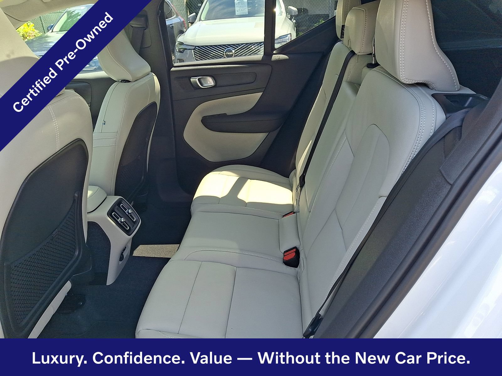Certified 2025 Volvo XC40 B5 Ultra AWD/4WD image 11