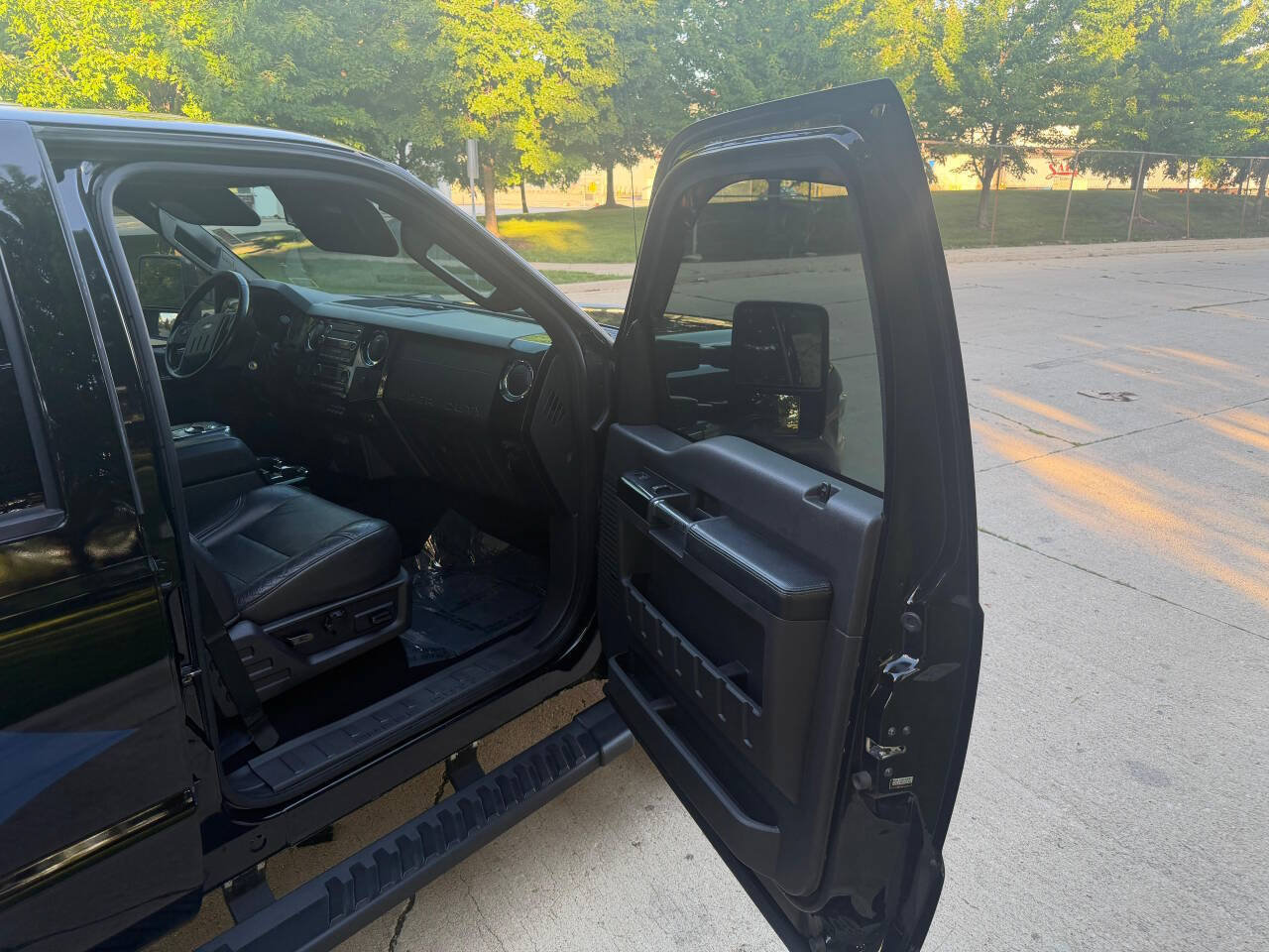 Used 2009 Ford F350 Lariat AWD/4WD image 13