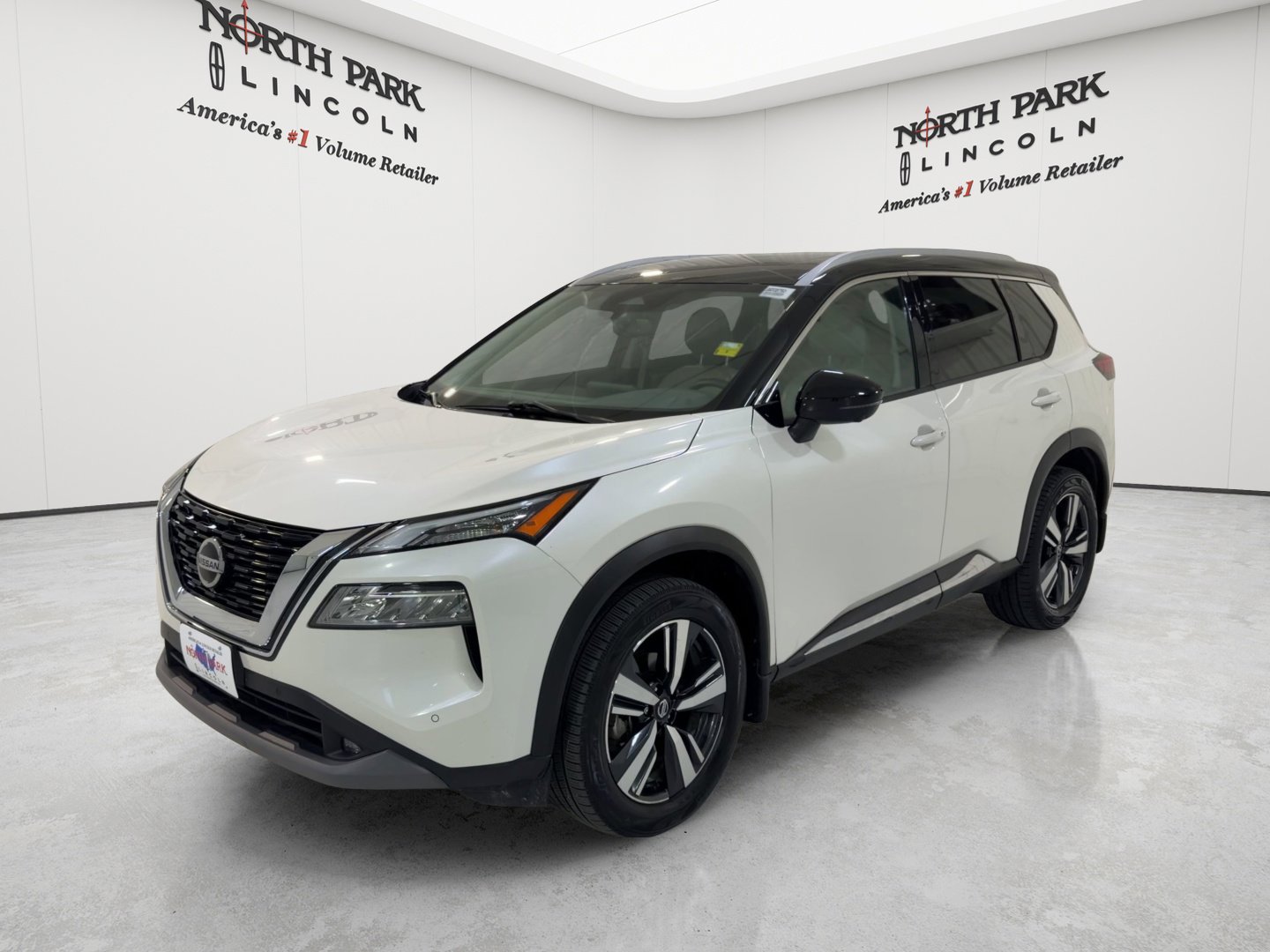 Used 2021 Nissan Rogue SL w/ Premium Package FWD image 5