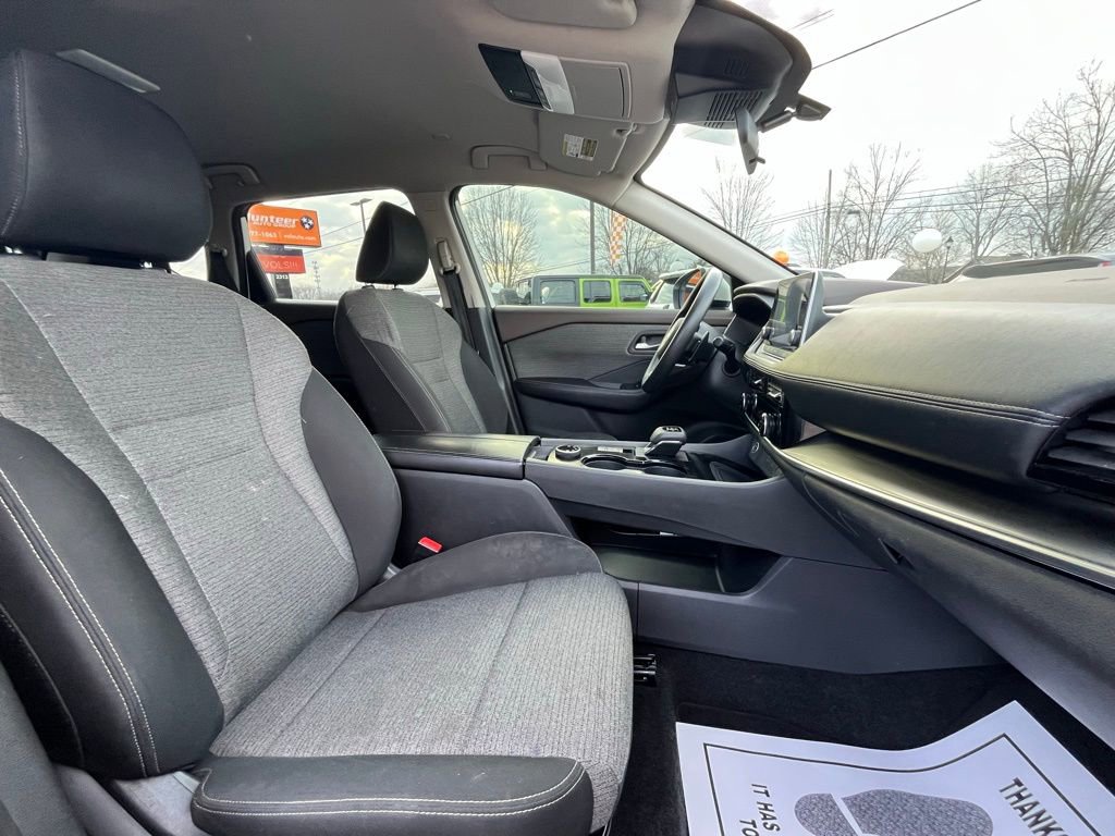 Used 2022 Nissan Rogue SV image 23