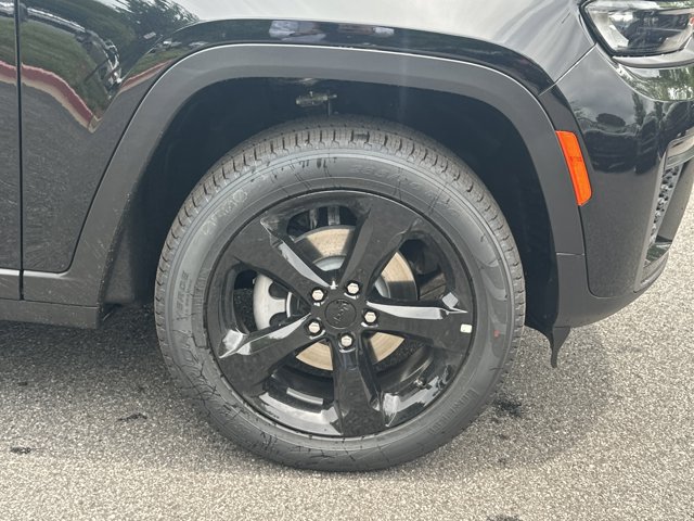 New 2026 Jeep Grand Cherokee Limited w/ Limited Altitude Package AWD/4WD image 12