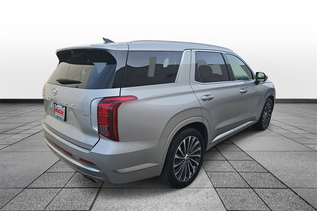 Used 2024 Hyundai Palisade Calligraphy image 5