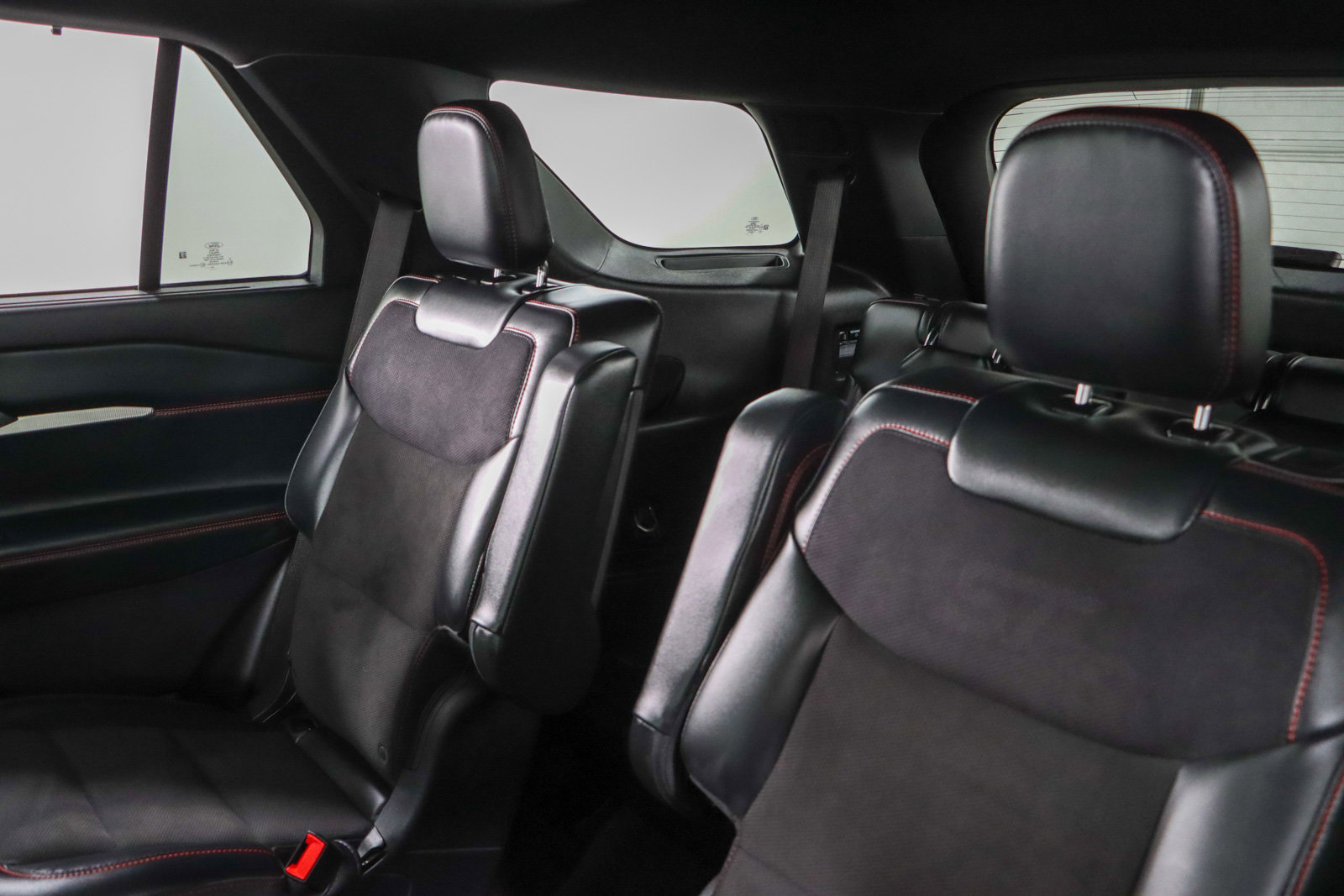 Used 2025 Ford Explorer ST AWD/4WD image 25