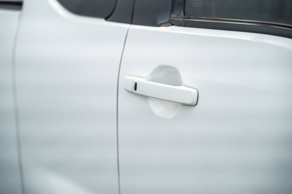 Used 2022 Nissan Frontier SV AWD/4WD image 16