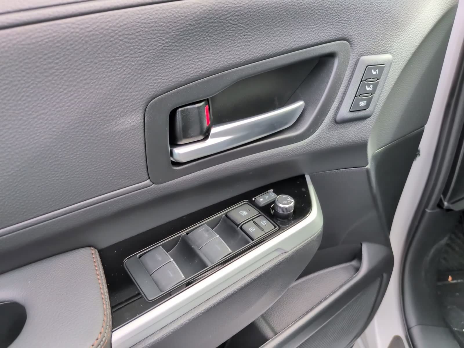 New 2026 Toyota Sienna Platinum AWD/4WD image 13