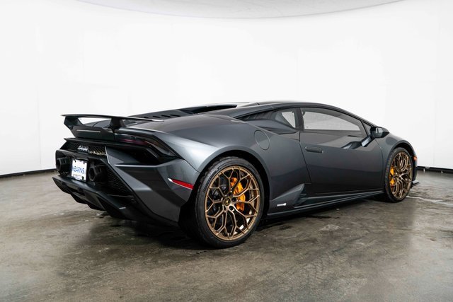 Used 2023 Lamborghini Huracan Tecnica image 8