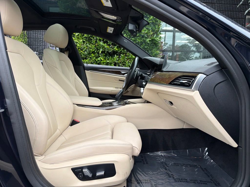 Used 2019 BMW 530e w/ Convenience Package RWD image 34