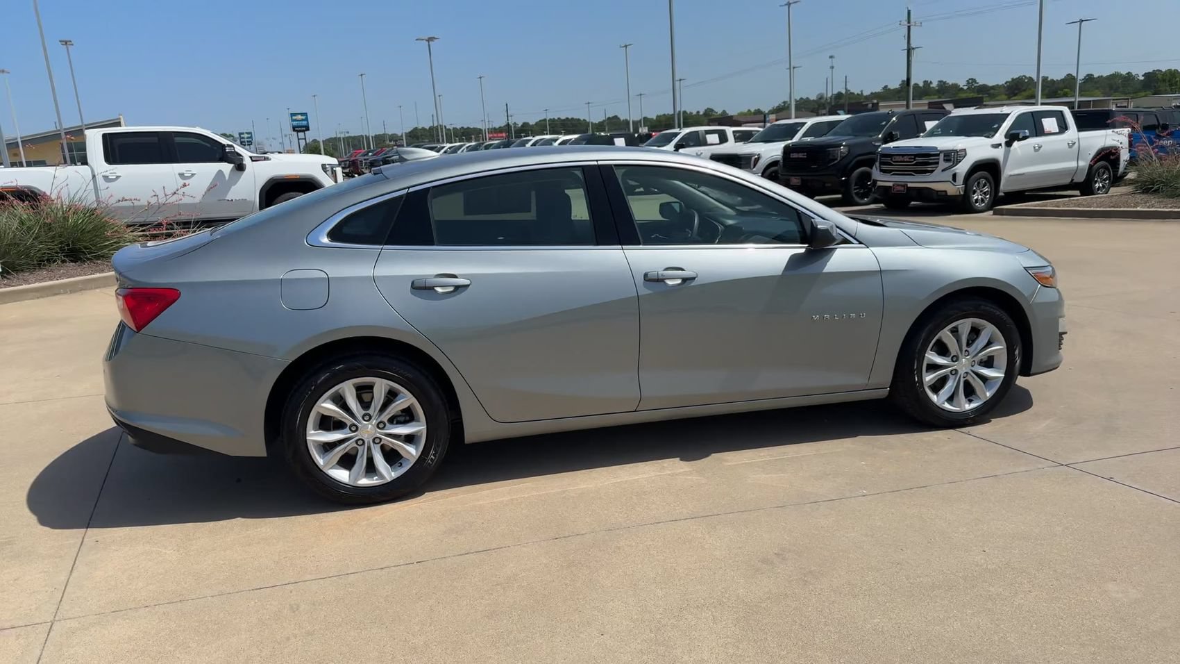 Used 2024 Chevrolet Malibu LT FWD image 9