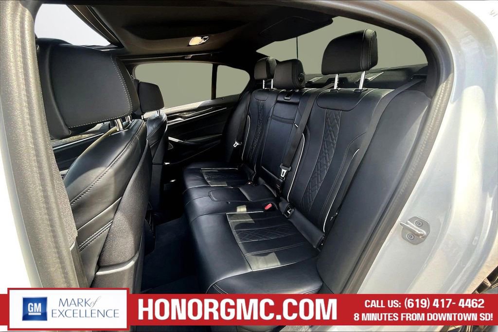 Used 2023 BMW M550i xDrive image 21