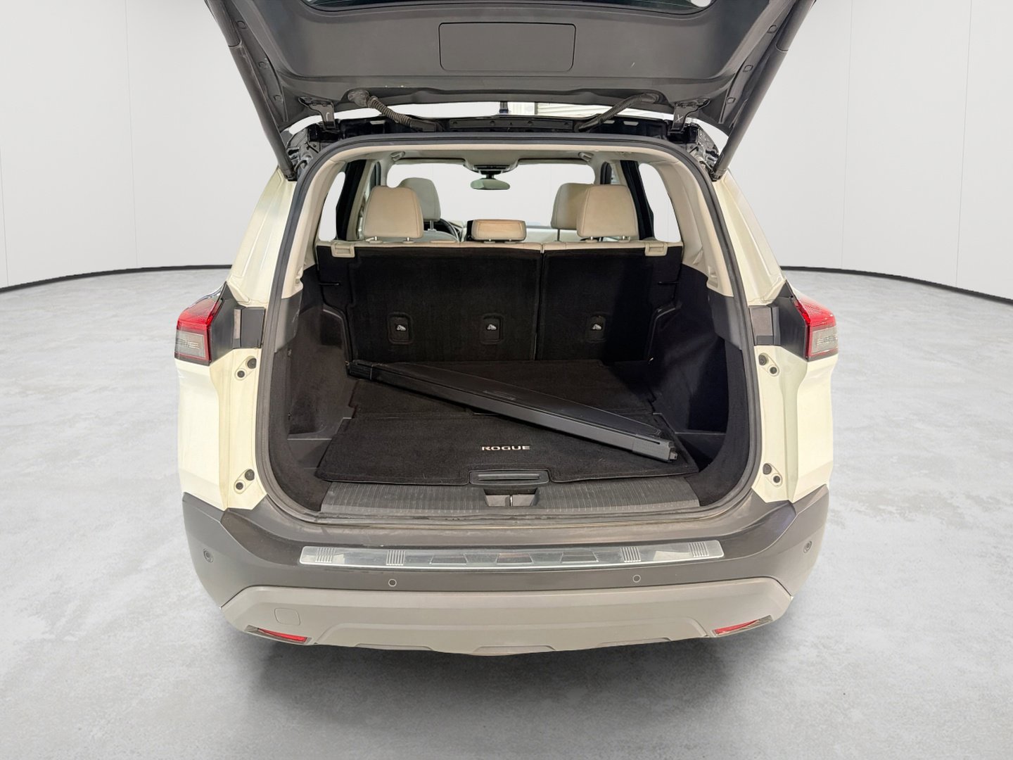 Used 2021 Nissan Rogue SL w/ Premium Package FWD image 28