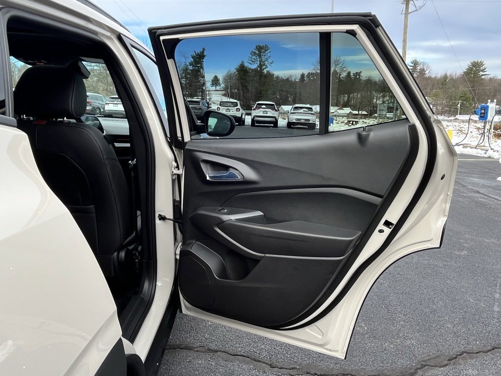 New 2026 Chevrolet Trax RS w/ Sunroof Package image 17