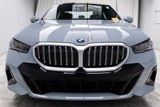Used 2026 BMW 530i xDrive image 5