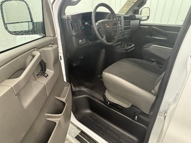 Used 2024 Chevrolet Express 2500 w/ Driver Convenience Package image 10