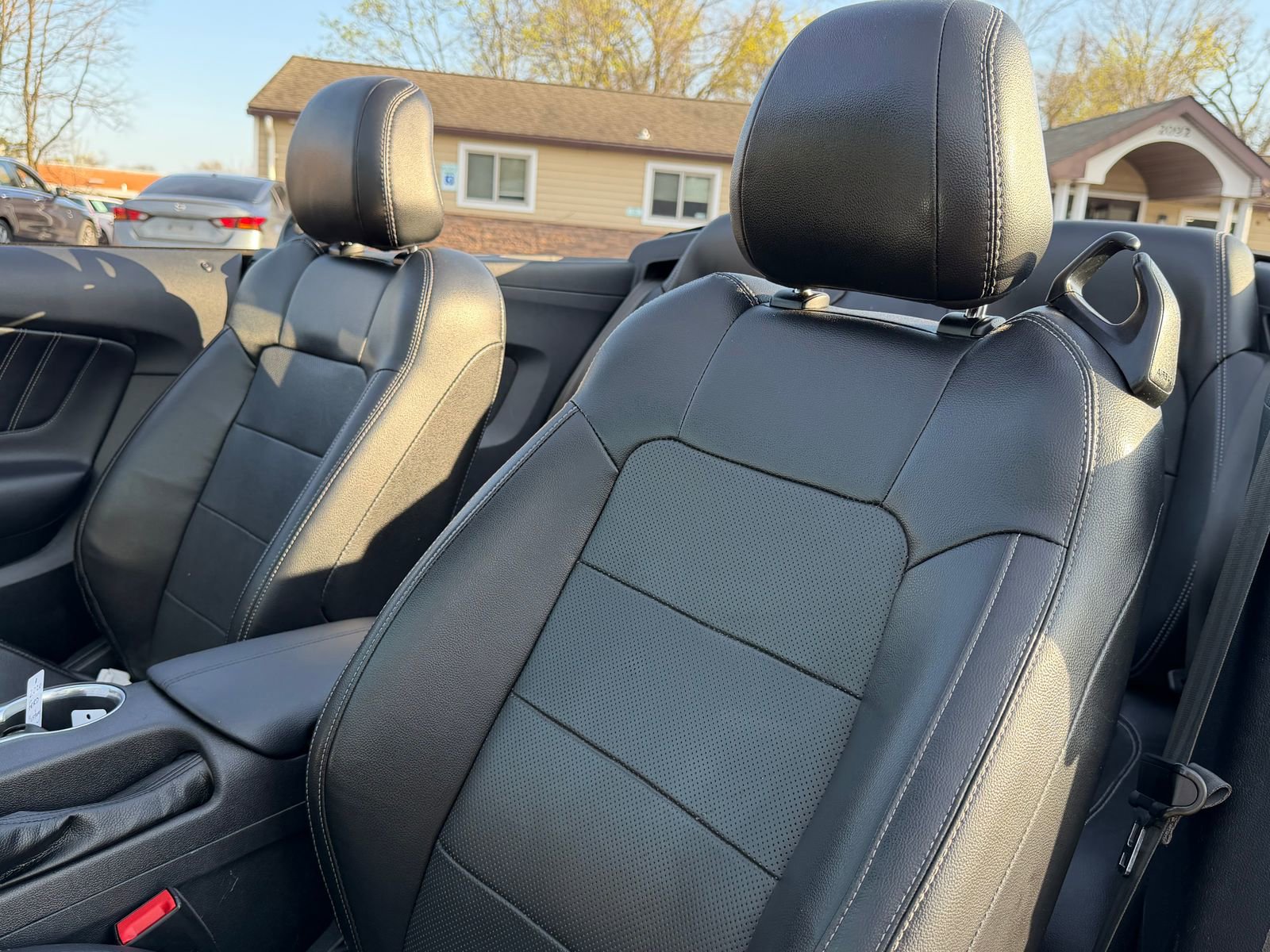 Used 2020 Ford Mustang Premium image 12