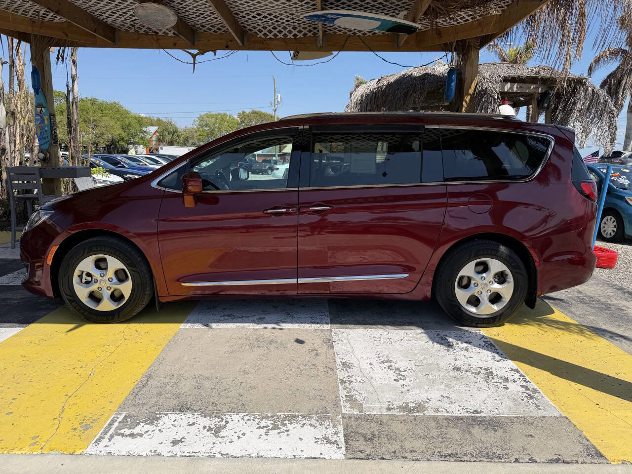 Used 2017 Chrysler Pacifica Touring-L Plus FWD image 21