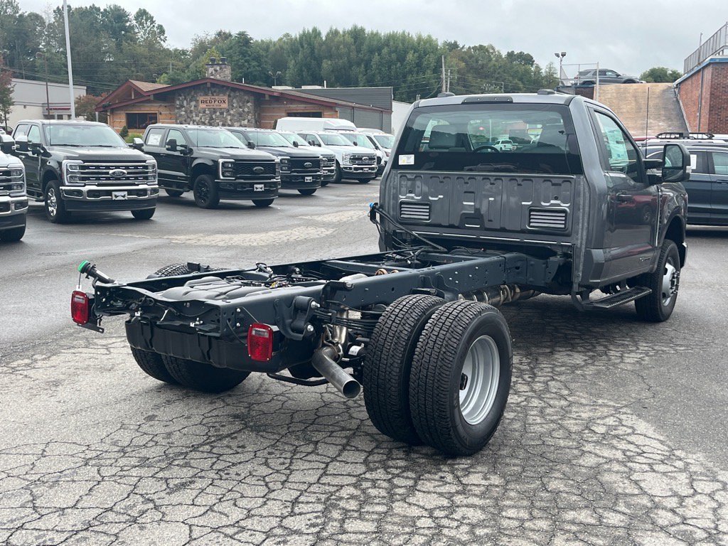New 2026 Ford F350 XL w/ XL Chrome Package AWD/4WD image 3