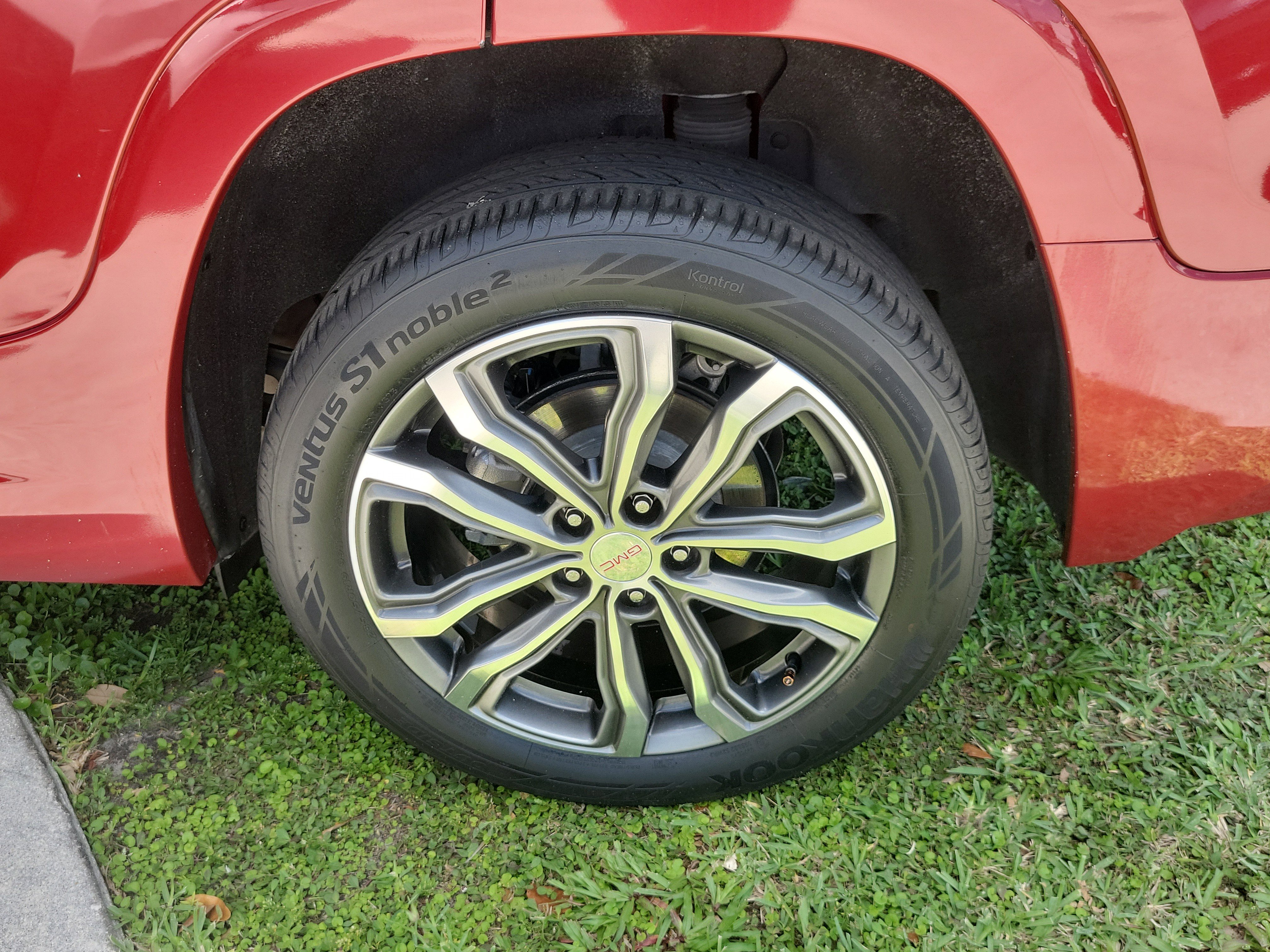 Used 2020 GMC Terrain Denali w/ Denali Premium Package FWD image 29