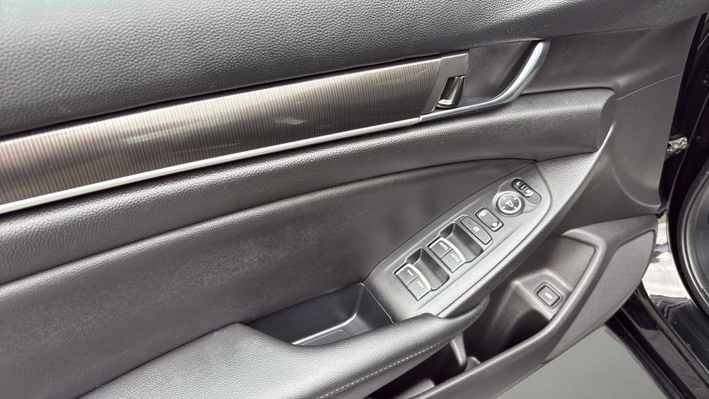 Used 2022 Honda Accord Sport image 10