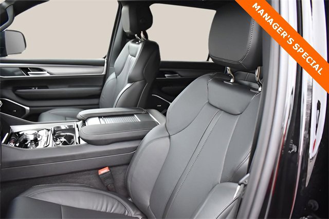 New 2025 Jeep Wagoneer 4WD image 11