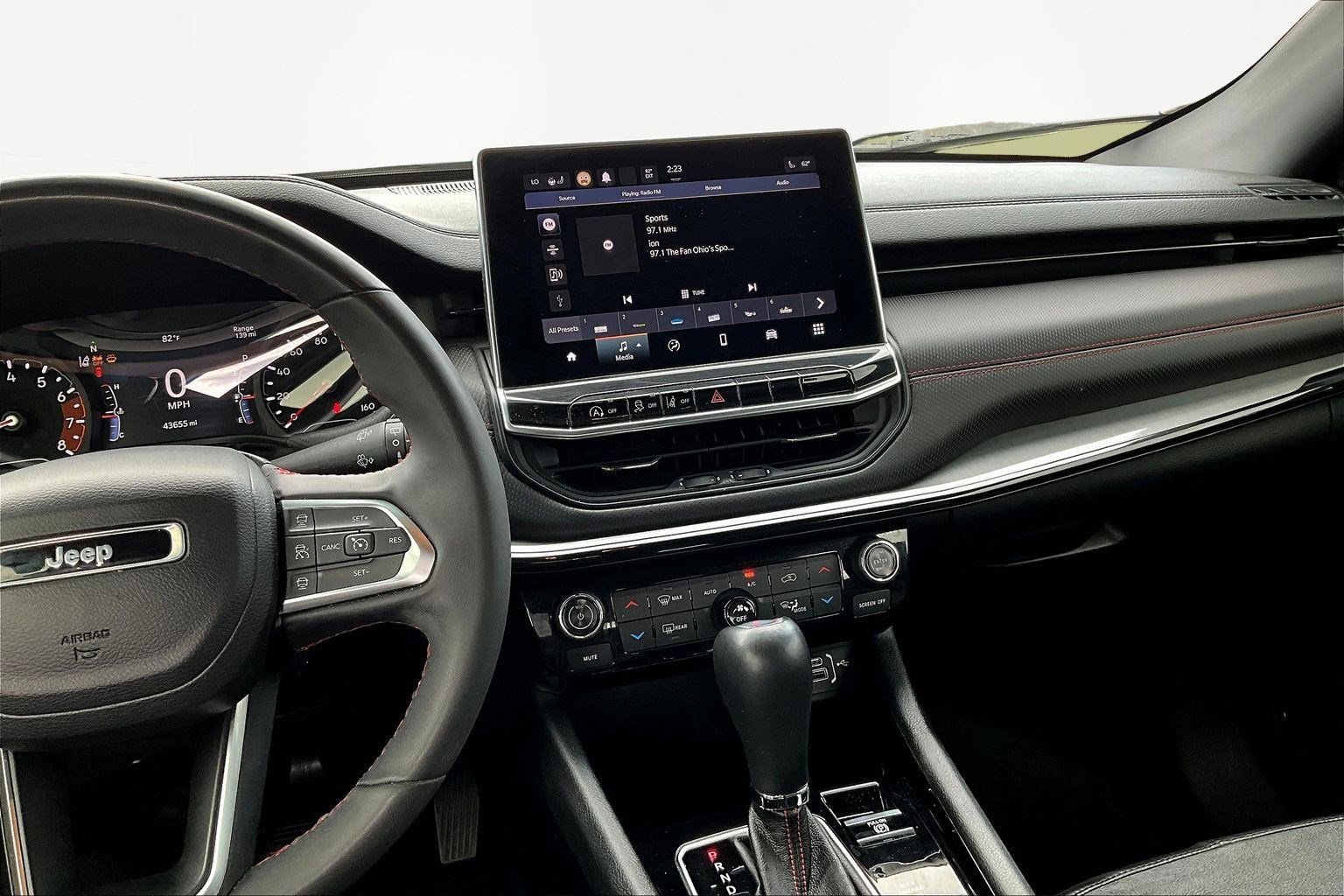 Used 2023 Jeep Compass Trailhawk w/ Trailhawk Convenience Group image 9