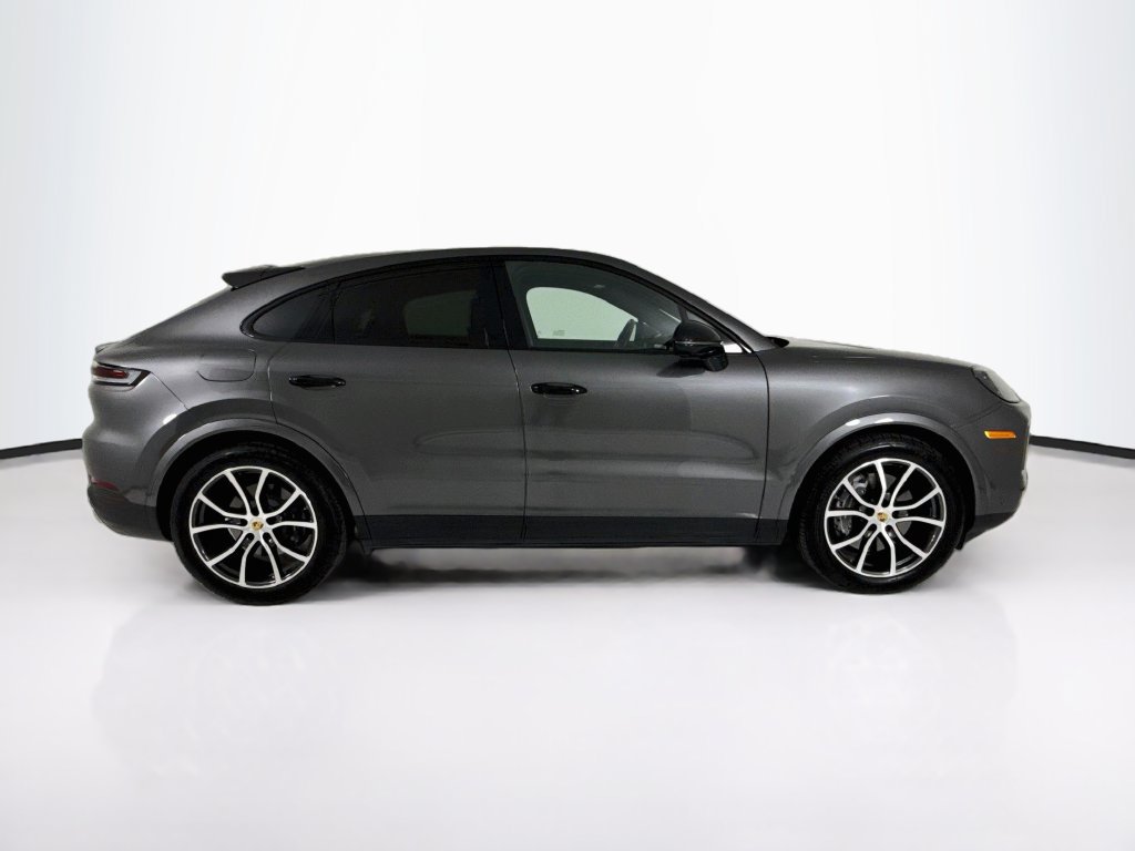 Certified 2024 Porsche Cayenne Coupe AWD/4WD image 8