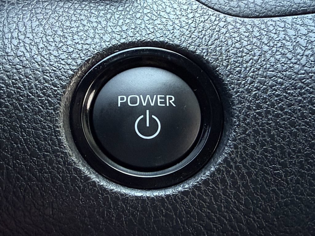 Used 2025 Toyota Camry SE w/ Convenience Package FWD image 22