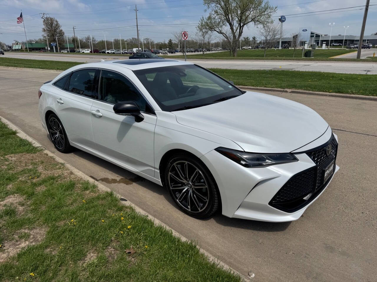Used 2019 Toyota Avalon Touring w/ Advanced Safety Package FWD image 7