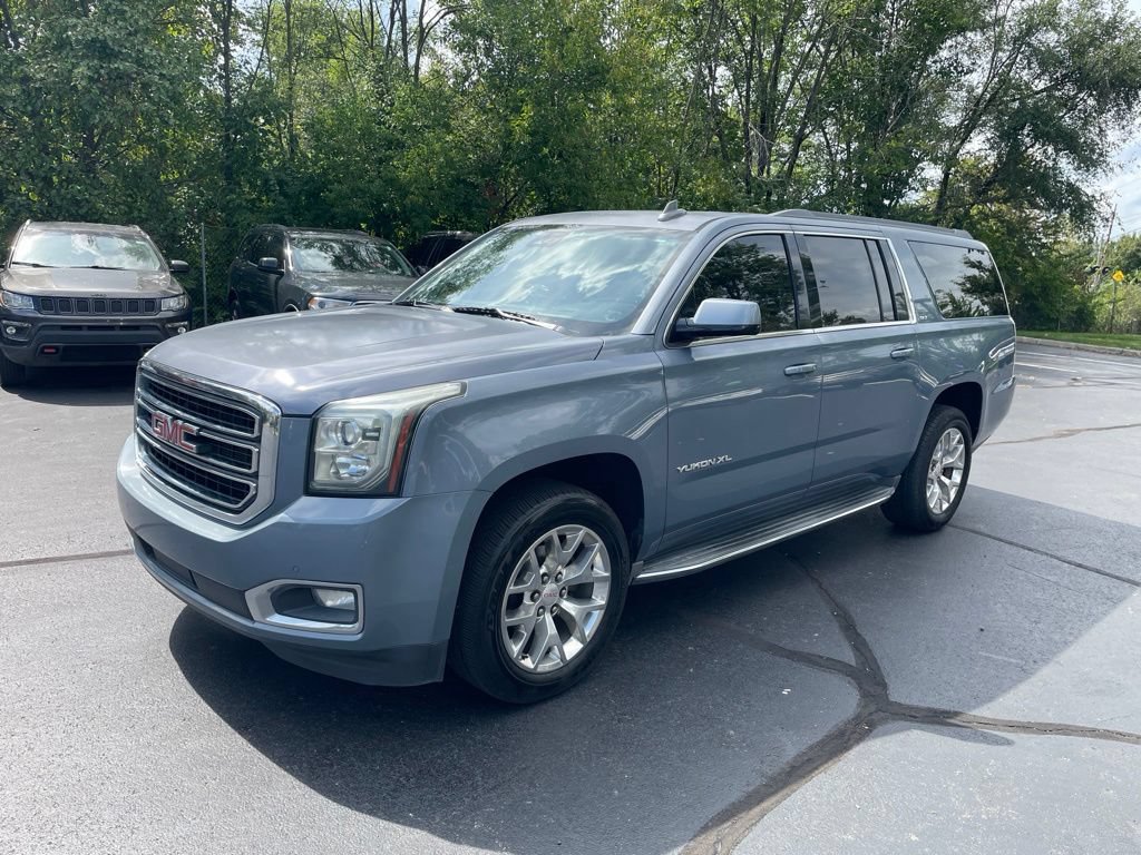Used 2016 GMC Yukon XL SLT w/ Open Road Package AWD/4WD image 3