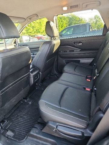 Used 2023 Nissan Pathfinder SL w/ Lighting Package (N92) AWD/4WD image 14