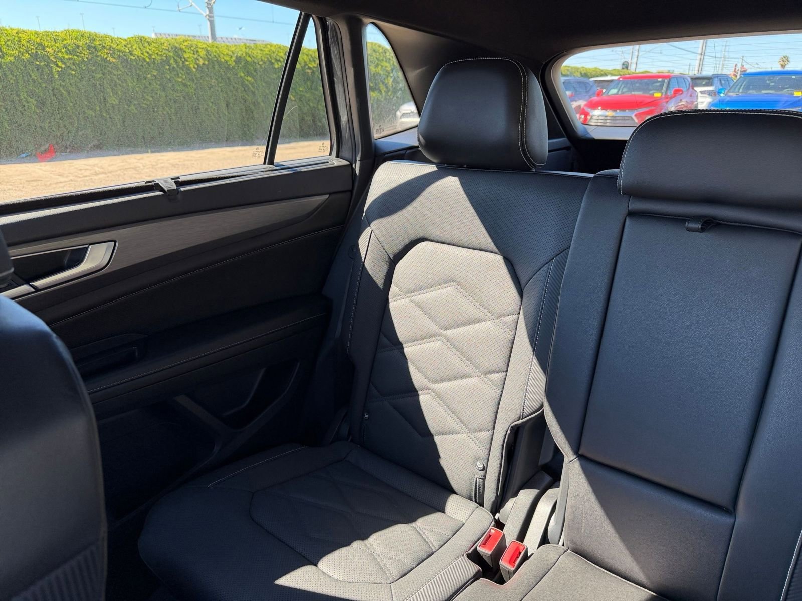 Used 2025 Volkswagen Atlas Cross Sport SE image 39