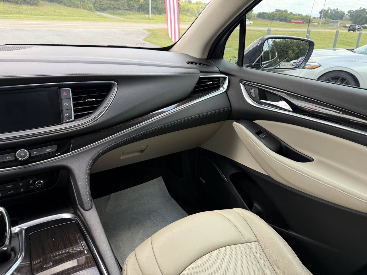 Used 2019 Buick Enclave Premium w/ Experience Buick Package FWD image 15
