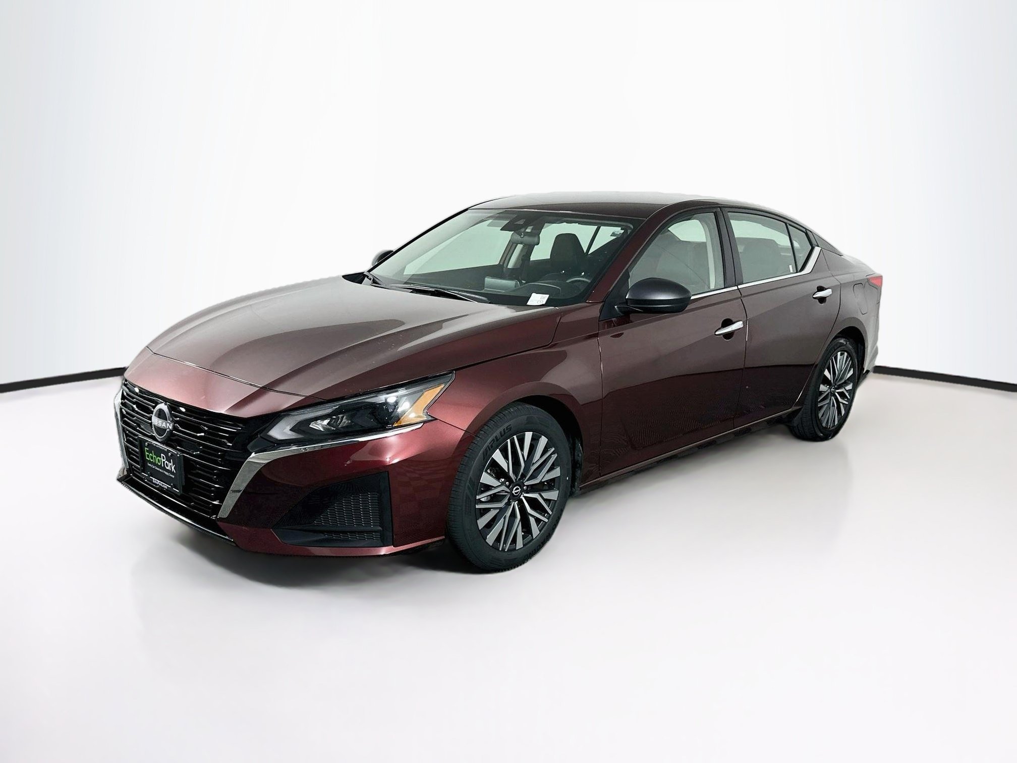 Used 2025 Nissan Altima 2.5 SV FWD image 3