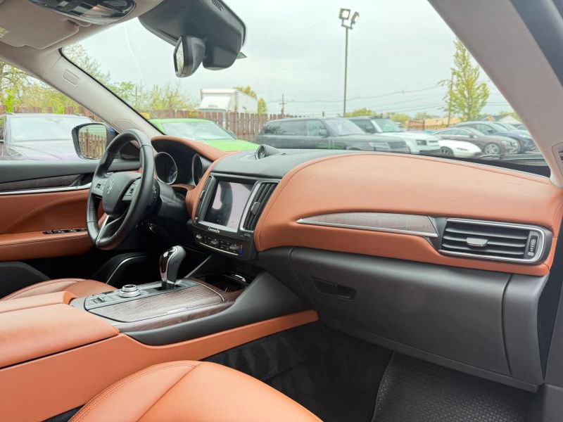 Used 2017 Maserati Levante w/ Luxury Package image 29