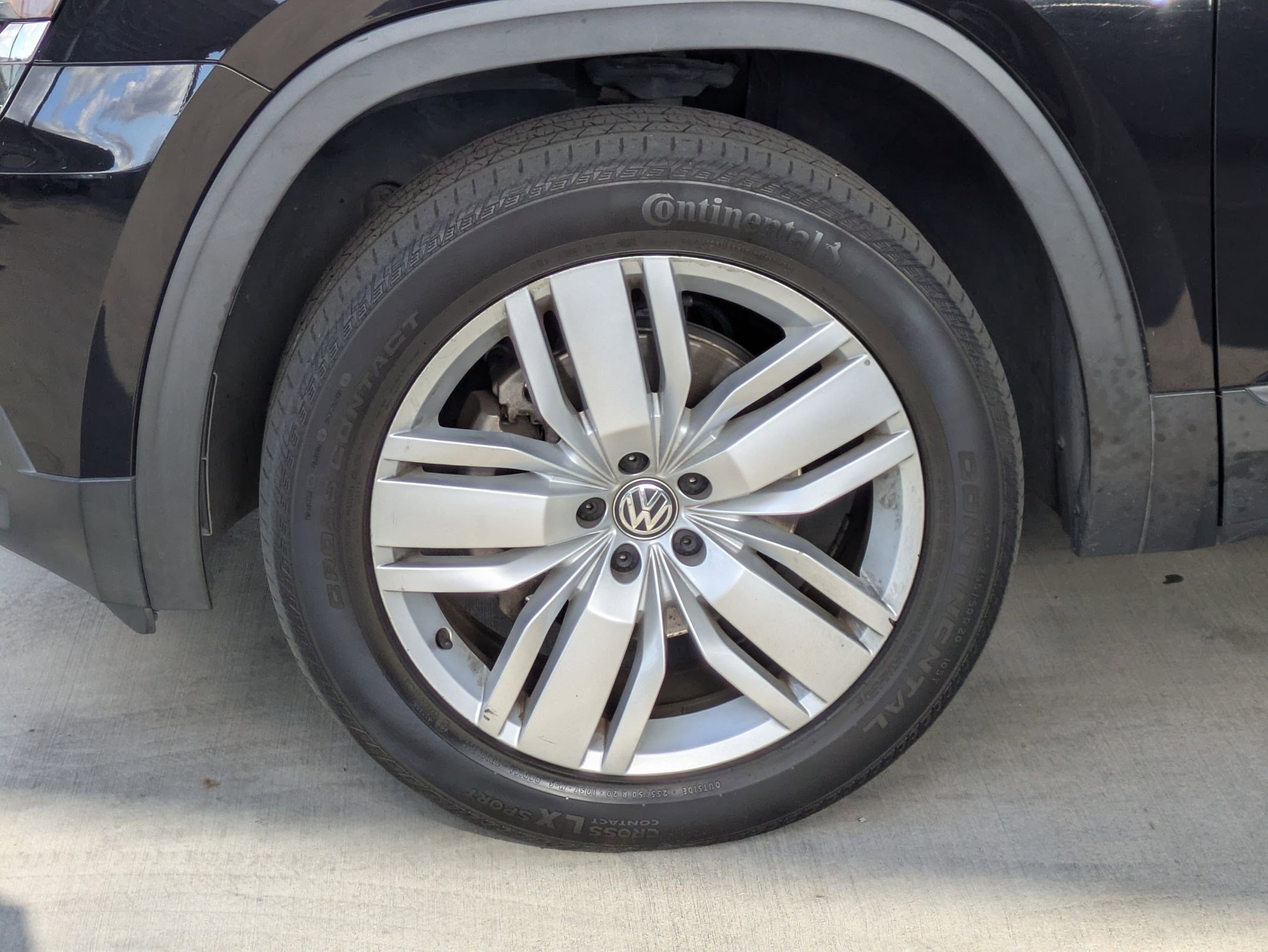 Used 2019 Volkswagen Atlas SE w/ Panoramic Sunroof Package image 4