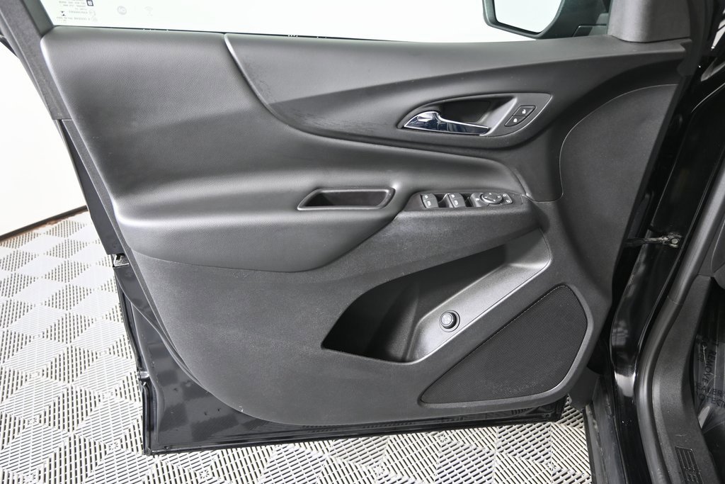 Used 2020 Chevrolet Equinox LT image 18