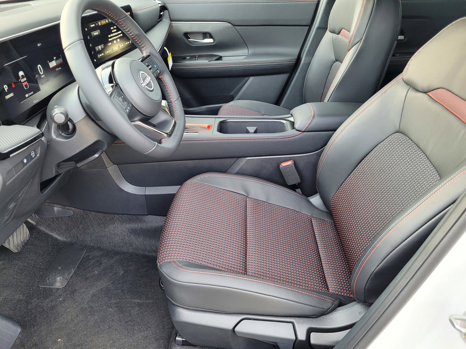 New 2025 Nissan Kicks SR image 9