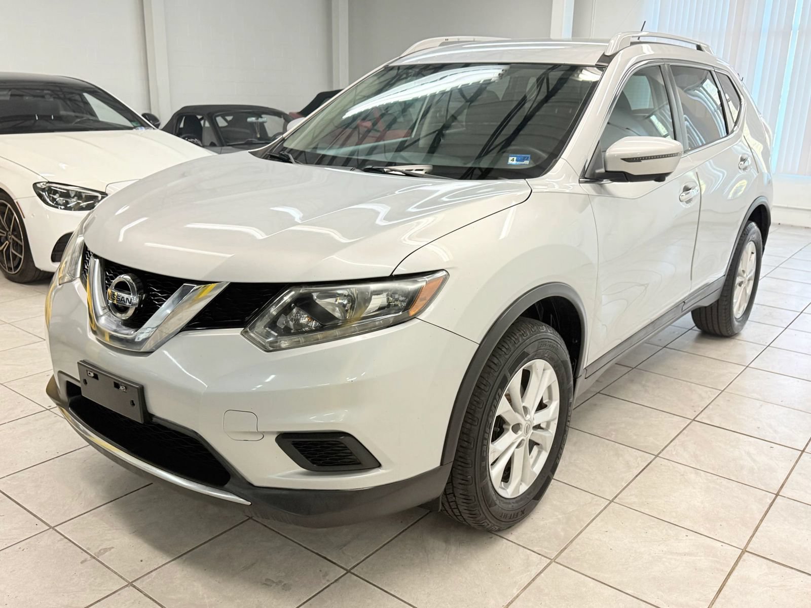Used 2016 Nissan Rogue SV w/ SV Premium Package AWD/4WD image 3