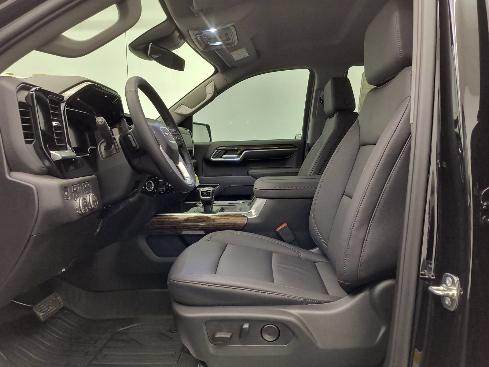 New 2026 GMC Sierra 1500 Elevation w/ Elevation Premium Package AWD/4WD image 5