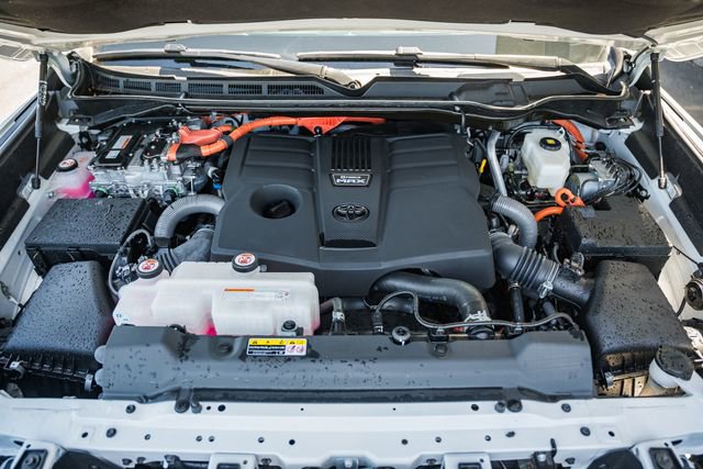 Used 2024 Toyota Sequoia Limited w/ Tow Technology Package AWD/4WD image 28