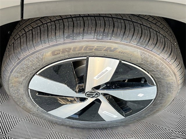 New 2025 Volkswagen Taos S image 29