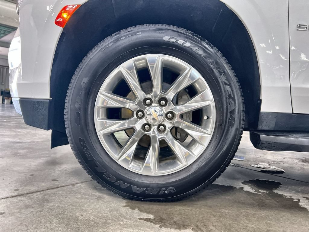 Used 2024 Chevrolet Suburban Premier RWD image 10