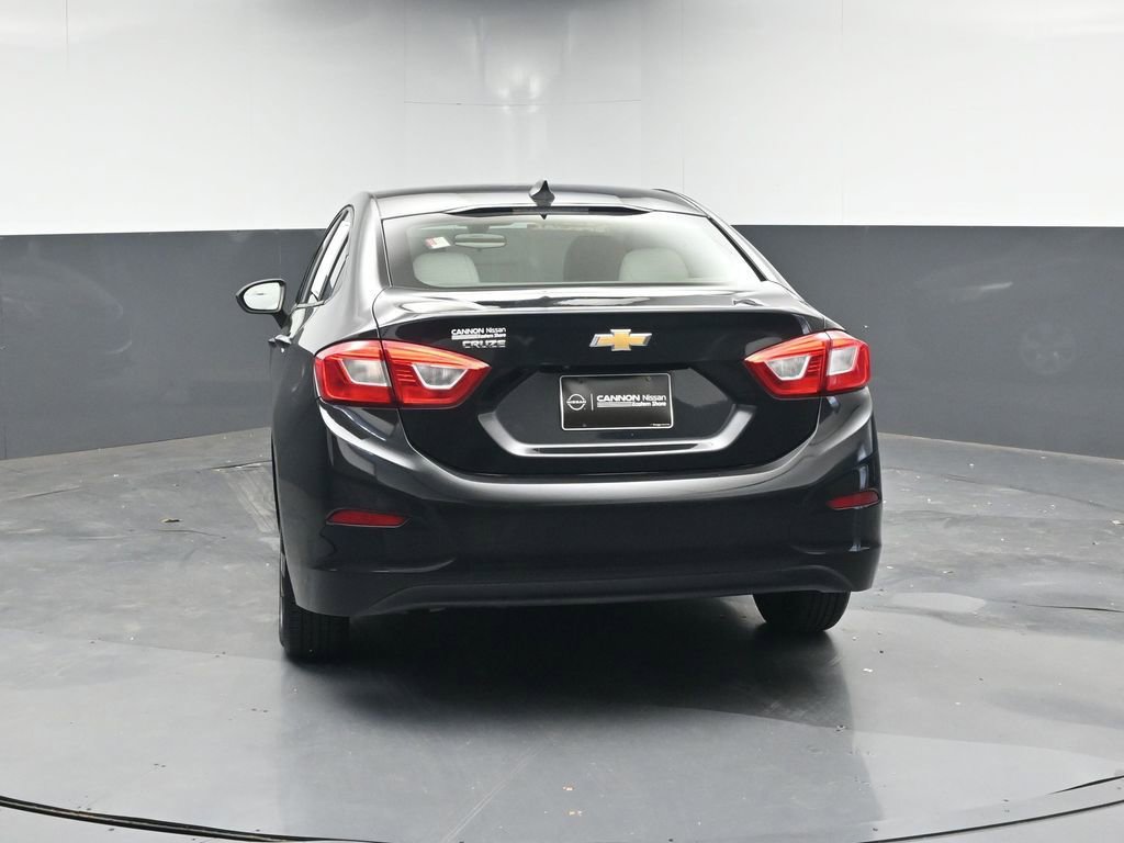 Used 2018 Chevrolet Cruze LS image 4