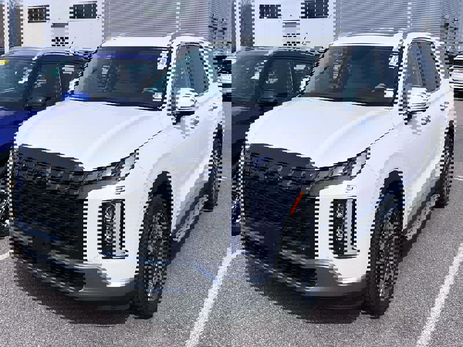 Used 2023 Hyundai Palisade Limited image 3