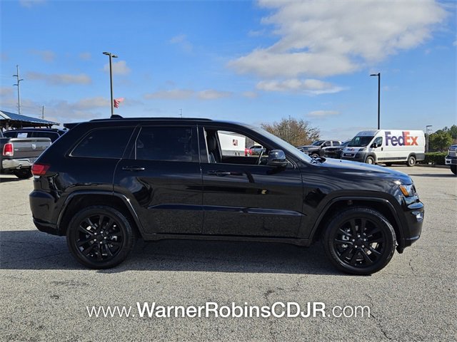 Used 2020 Jeep Grand Cherokee Altitude image 14