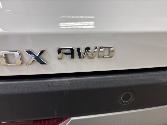 Used 2025 Chevrolet Equinox LT w/ Safety and Technology Package image 11