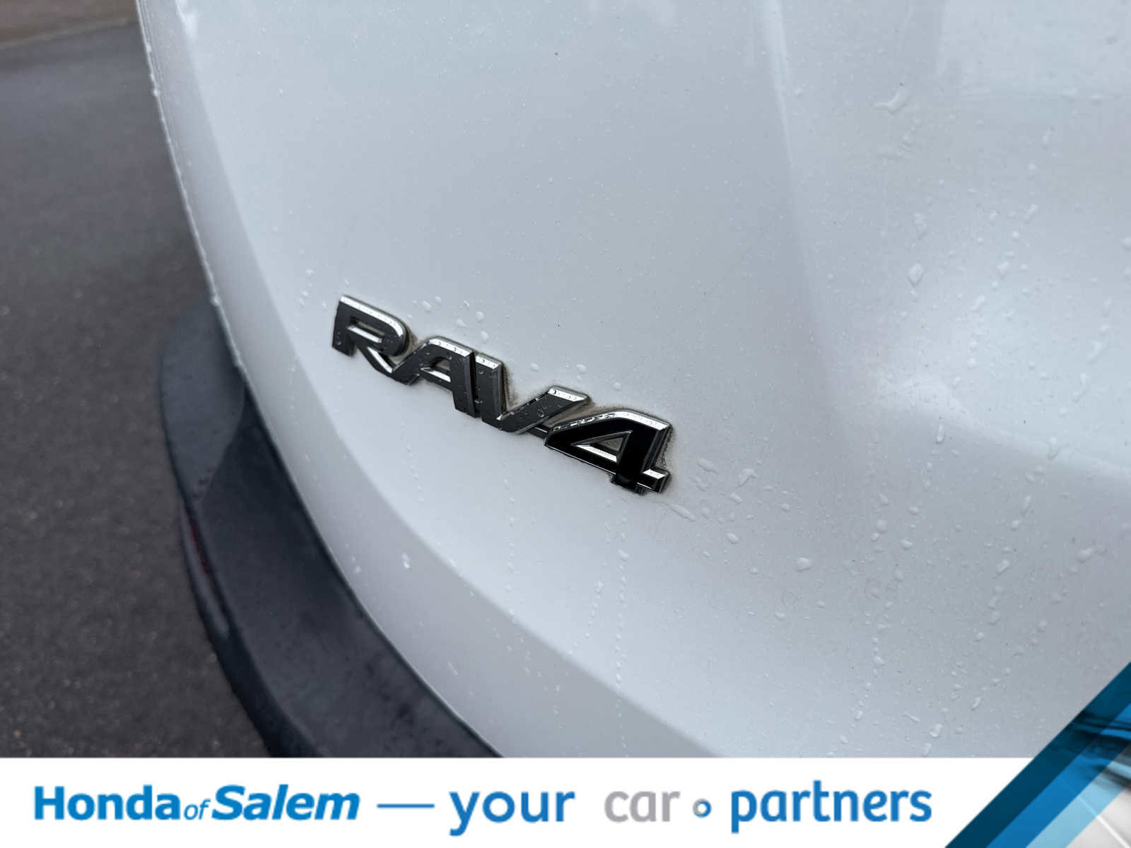 Used 2013 Toyota RAV4 XLE AWD/4WD image 7