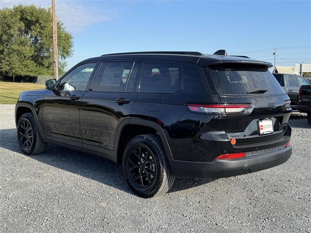 New 2025 Jeep Grand Cherokee L Laredo image 22