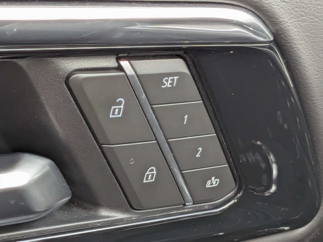 Used 2025 Chevrolet Suburban LT AWD/4WD image 23